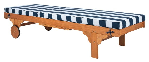 Newport Chaise Lounge Chair With Side Table